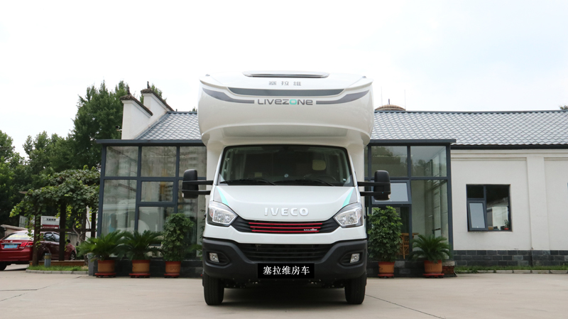 塞拉维双拓展房车